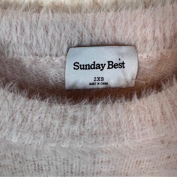 Aritzia Sunday Best Fuzzy Sweater size 2XS – Blush Pink Eyelash Knit Crewneck - Picture 3 of 7